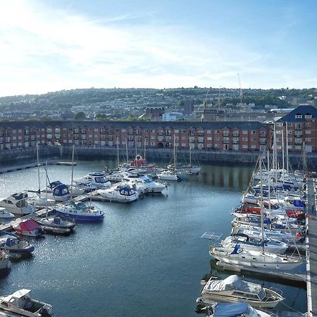 Elegant And Bright Seaside Apt In Swansea Marina Exteriör bild