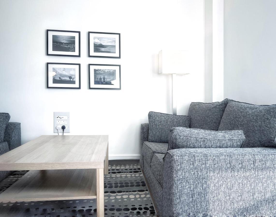 Elegant And Bright Seaside Apt In Swansea Marina Exteriör bild