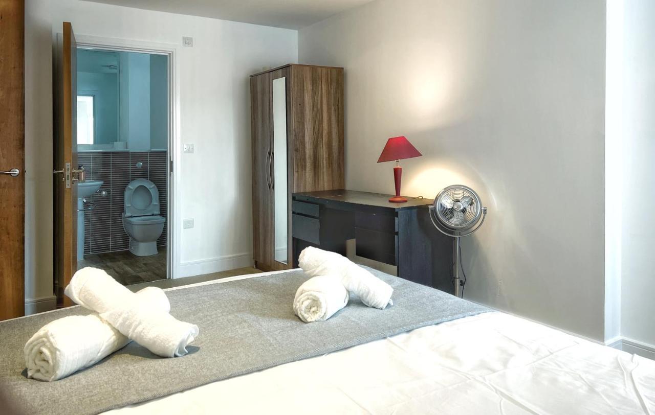Elegant And Bright Seaside Apt In Swansea Marina Exteriör bild