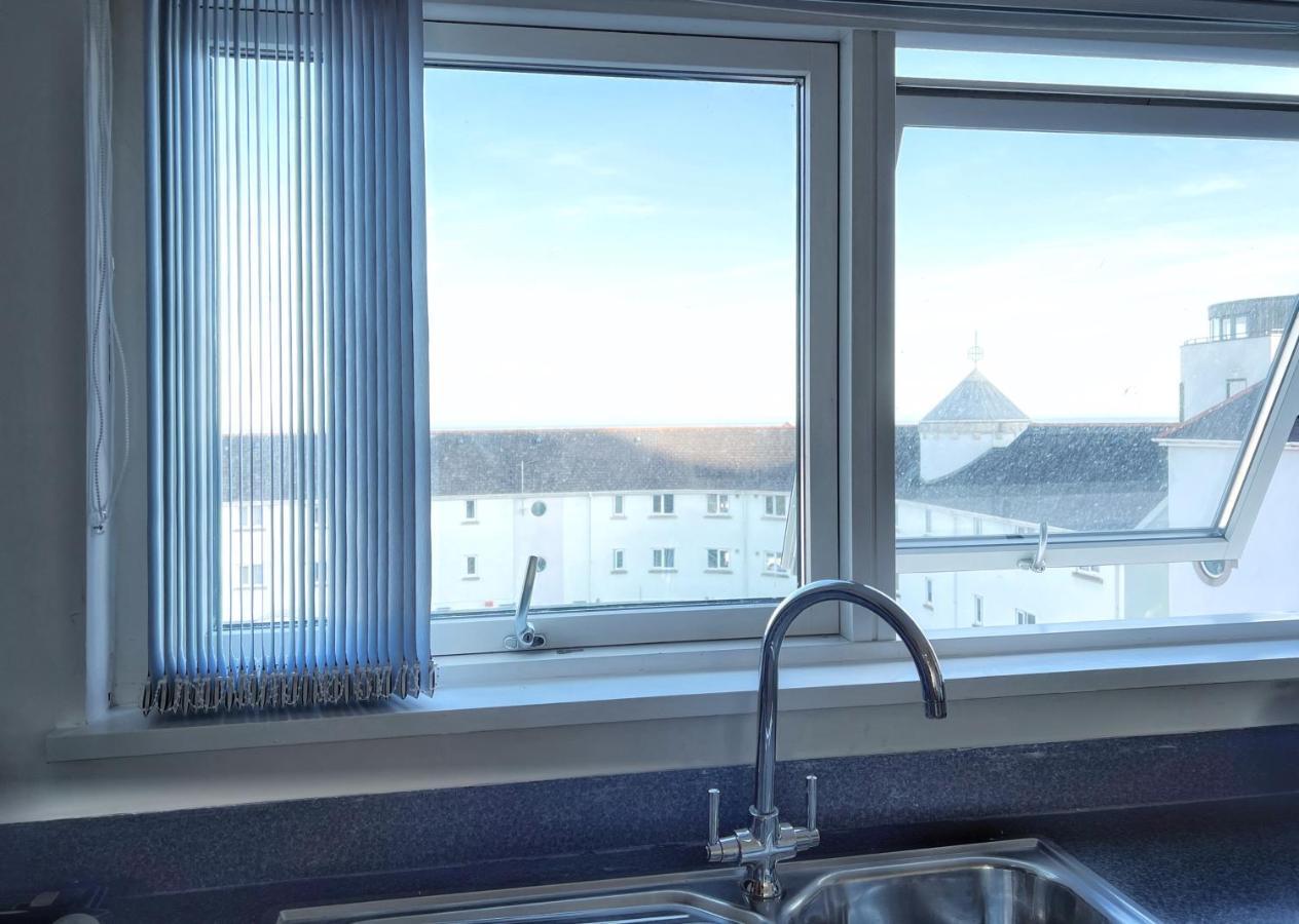 Elegant And Bright Seaside Apt In Swansea Marina Exteriör bild