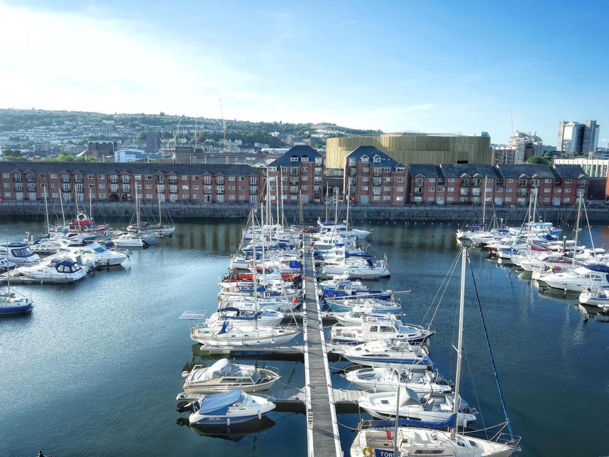 Elegant And Bright Seaside Apt In Swansea Marina Exteriör bild