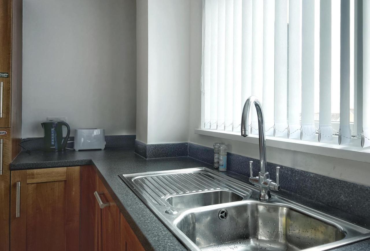Elegant And Bright Seaside Apt In Swansea Marina Exteriör bild